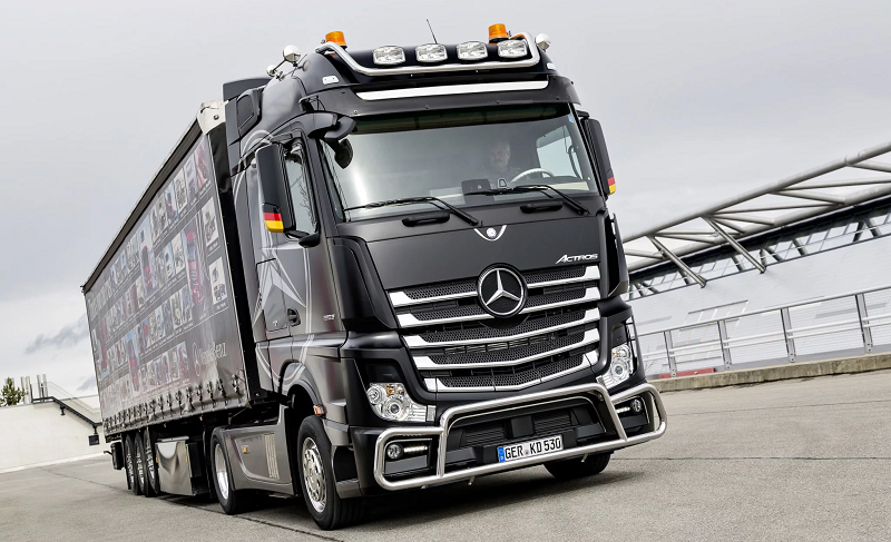 бренд Mercedes-Benz